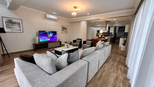 A Lovely, Luxurious unit in นิวแลนด์