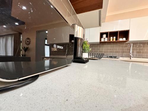 A Lovely, Luxurious unit in นิวแลนด์