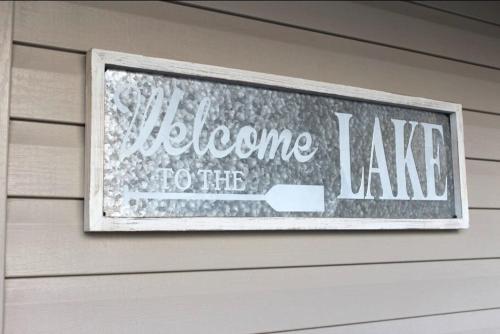 Spring Break Special! No Stairs, Lake View, SDC, 8-4