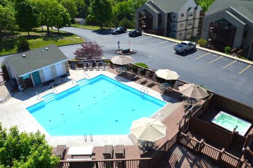 Spring Break Special! No Stairs, Lake View, SDC, 8-4