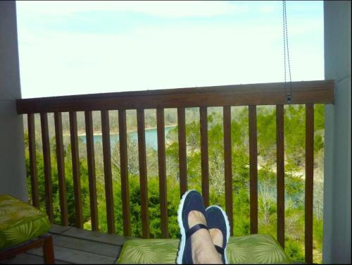 Spring Break Special! No Stairs, Lake View, SDC, 9-4