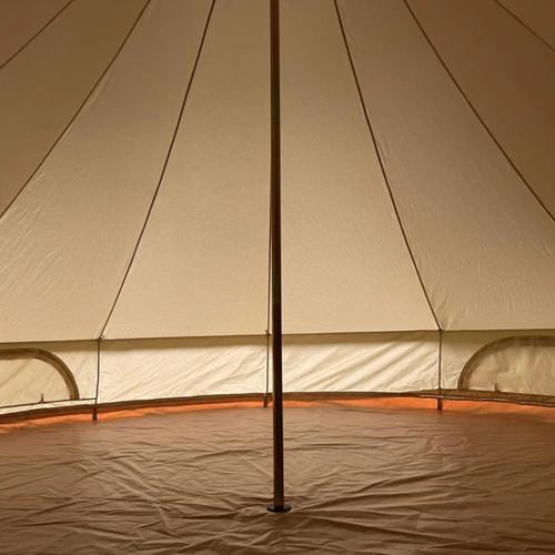 Unfurnished Bell Tent- Cooll Camping gîte à louer Littlebourne
