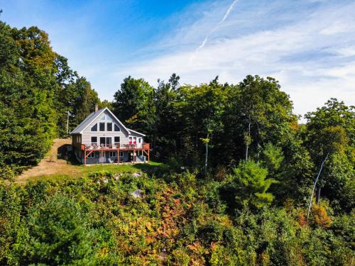 Sunset, Lake and Mtn View, Theater, Hot Tub, Xbox, Close to Sunday River in Bethel (ME)