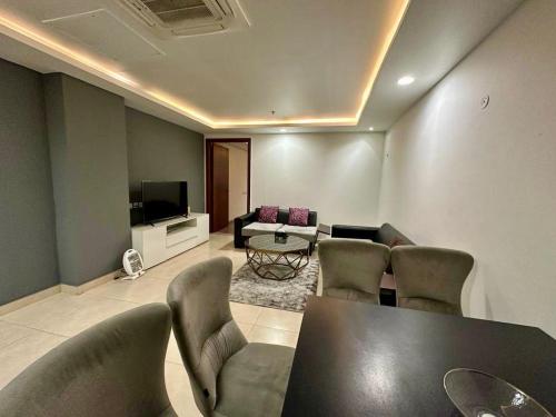 Your Dream Home Awaits in Gold Crest Mall - image 4