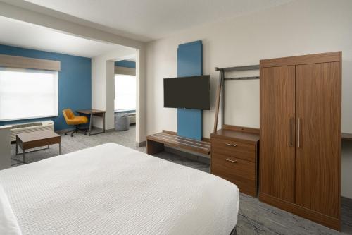 Holiday Inn Express & Suites Orlando International Airport an IHG Hotel - image 13
