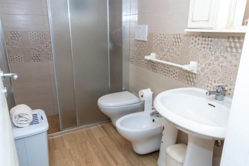 Shower, Villa Teresa - Seaside Retreat in Ostuni in Pilone