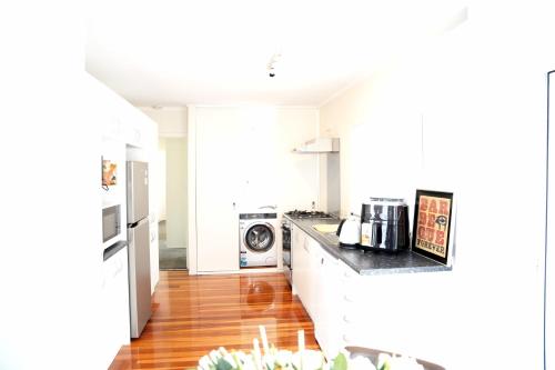 Sunny Villa Guest House in โคฮิมารามา