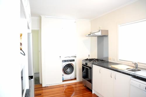 Sunny Villa Guest House in โคฮิมารามา