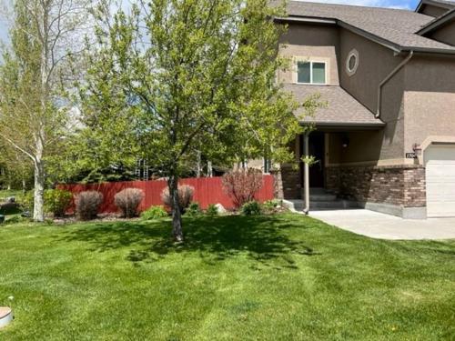 Large Modern Driggs Home with Game Room and Jacuzzi! thumb 2