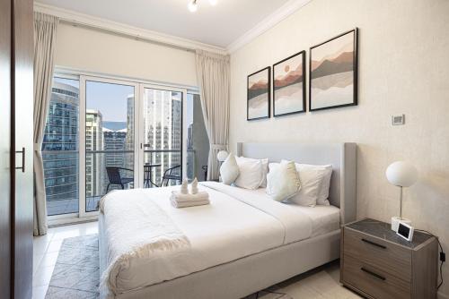 3005 Lake View Studio near Marina with Pool and Gym, Dubai