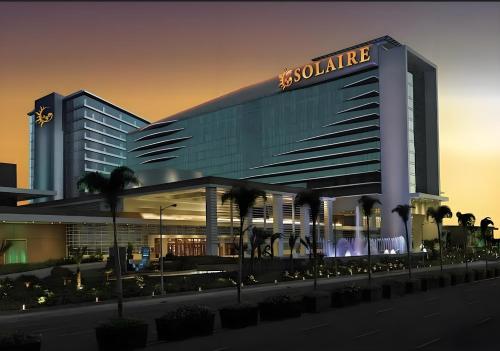 175 Sqm Luxurious Modern 3 Bedrooms Facing Manila Bay Sunset, Airports, Okada, Solaire, MOA, Metro Manila