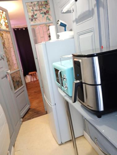 köök, Duplex Center Thiers - Clermont-Ferrand - Lyon - Free Parking - Self-check-in in Thiers