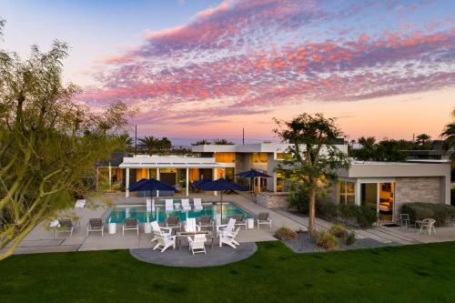 The Polo Villas by AvantStay Modern Oasis Near Empire Polo Club