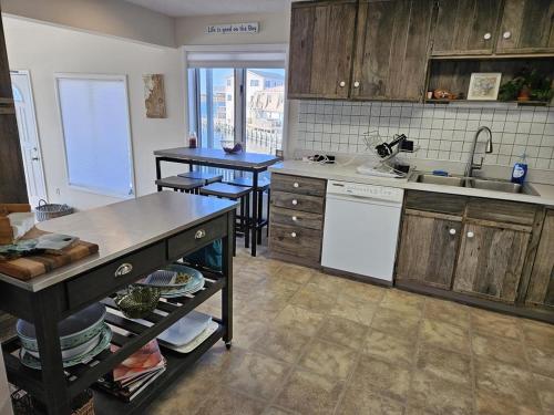 Exterior view, Bay Front, Brant Beach, Beach Badges, Wifi, in Beach Haven (NJ)