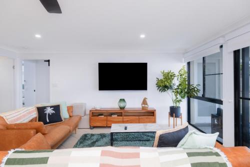 Luna Blu & The Beach Loft Yeppoon- Private Apartments