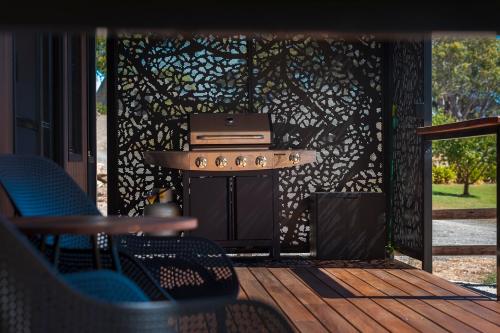 ARBY - Irvine Wines Tiny Home in Flaxman Valley