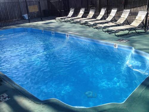 สระว่ายน้ำ, บัดเจ็ต อินน์ โมเทล (Budget Inn Motel) in ออสติน (TX)