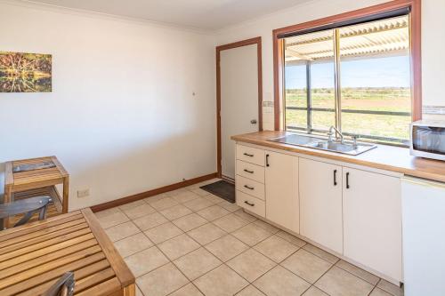Kitchen, Cheela Plains Station Stay in Tom Price