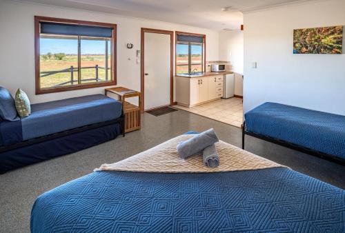 Cheela Plains Station Stay in Tom Price