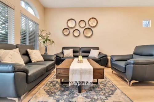 Scenic Getaway Spacious 3BR 3BA w Pool and Tennis Access Scenic Getaway Spacious 3BR 3BA w Pool and Tennis Access