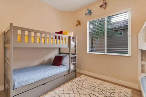 Scenic Getaway Spacious 3BR 3BA w Pool and Tennis Access Scenic Getaway Spacious 3BR 3BA w Pool and Tennis Access