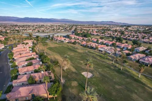 Scenic Getaway Spacious 3BR 3BA w Pool and Tennis Access Scenic Getaway Spacious 3BR 3BA w Pool and Tennis Access