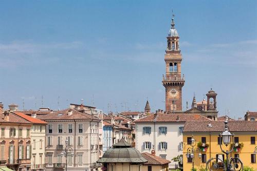 Studio in Centro Stile Varsavia con Check-in Automatico H24, Casale Monferrato (photo 3)