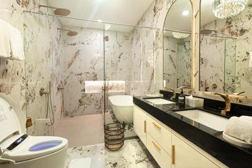 room detail thumbnail 2