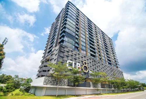 Cube 8 Teens at Taman Mount Austin By UHA Cube 8 Teens at Taman Mount Austin By UHA