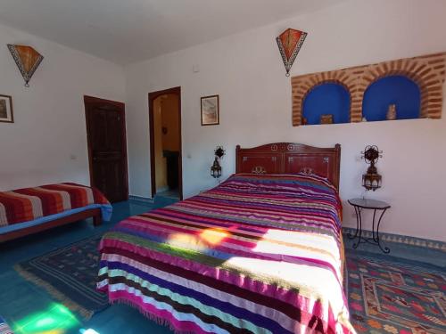 1 double bed, 1 twin bed