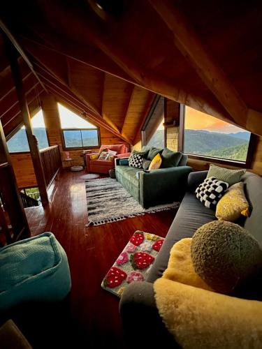 Cabaña Nora Cozy Mountain Cabin & Coffee – khách sạn tại Santa Maria De Dota