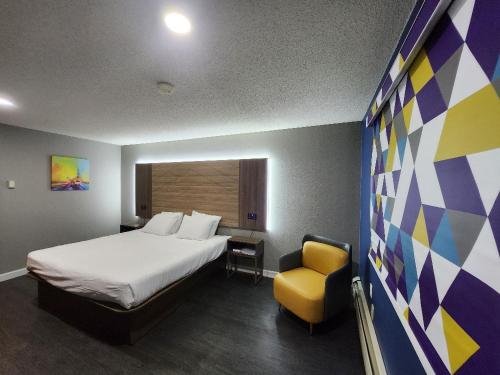 AmeriVu Inn and Suites - Hayward - image 13