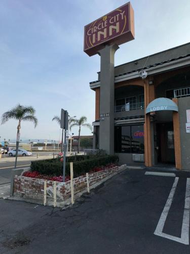 Corona Inn - Orange County, CA