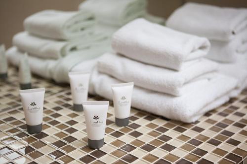 Laura Lux Suites - image 8