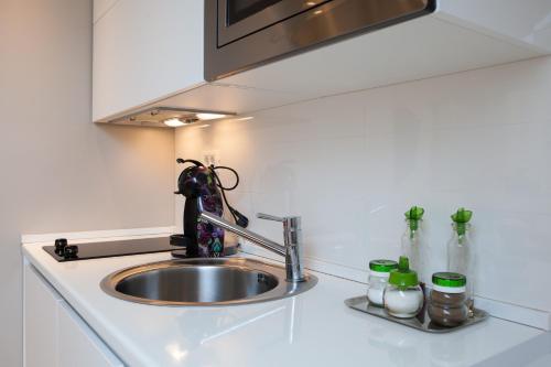 Laura Lux Suites - image 11