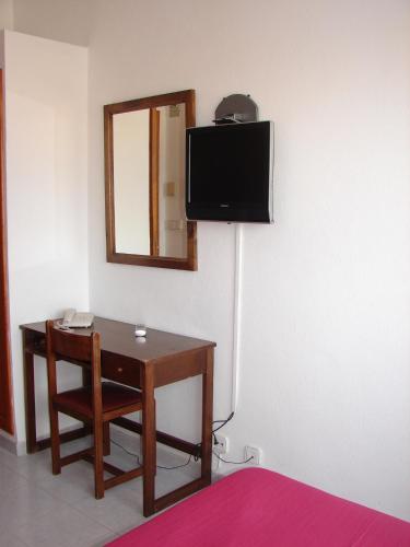Hostal Talamanca - image 11