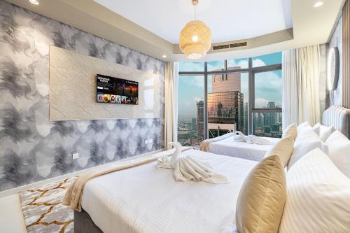 Sky Palace with Burj Views & Downtown's Top Rooftop Pool, 3Br Apartment in Paramount Hotel Midtown, Dubái (foto 9)