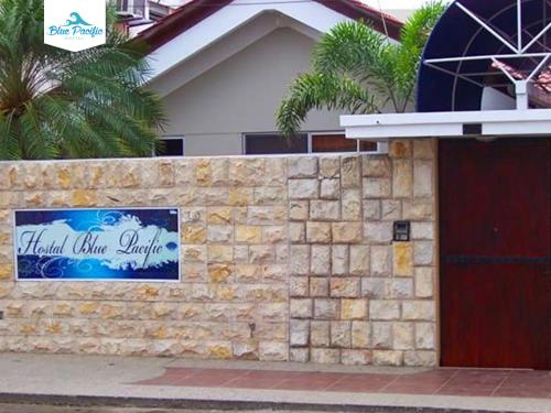 Hostal Blue Pacific