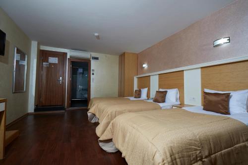 Triple Room room in Ilkbal Deluxe Hotel &Spa Istanbul