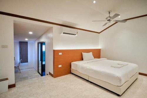 FUN r2 Villa, 20 People Max FUN r2 Villa, 20 People Max