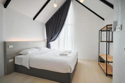 FUN r2 Villa, 20 People Max FUN r2 Villa, 20 People Max