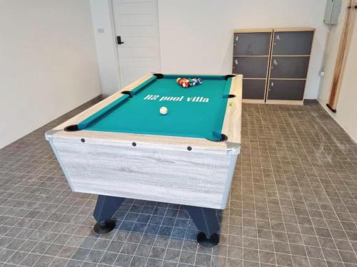 FUN r2 Villa, 20 People Max FUN r2 Villa, 20 People Max