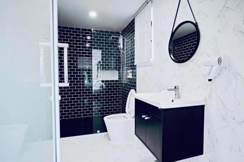 FUN r2 Villa, 20 People Max FUN r2 Villa, 20 People Max