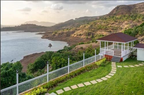 SaffronStays Zeel by the Lake