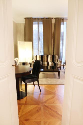 Logis Hôtel Ettenheim Room Type - Deluxe King Suite