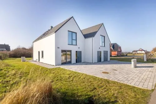 Ferienhaus Elisa, Haus mit Kamin, Sauna, Terrasse in Dranske, Deutschland