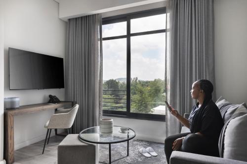 One-Bedroom Apartment image 10