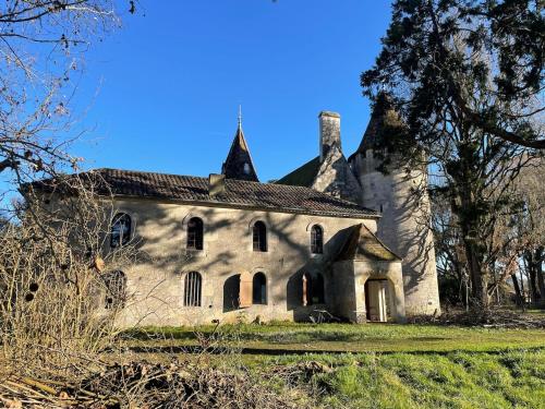 Skats, Apartment in a Renaissance castle in Estaforta