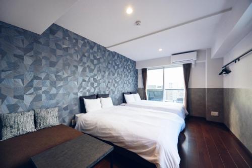Deluxe One-Bedroom Apartment with City View