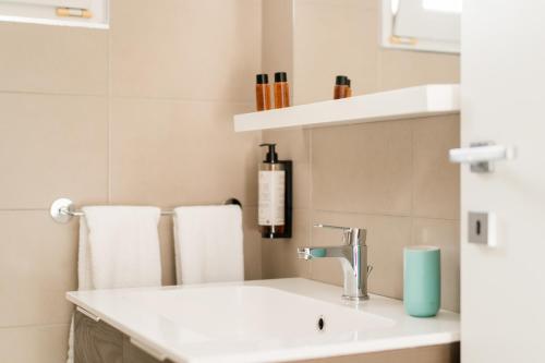 Double Room with Private Bathroom image 4